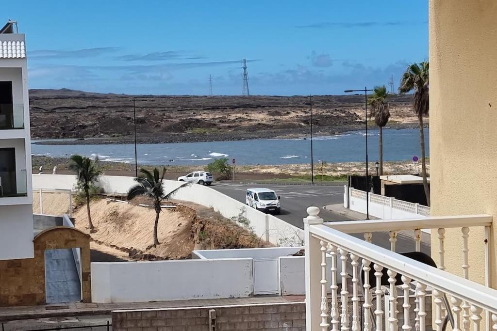 Gilda: Beautiful Spacious Apartment. Seaview From Rooftop Terrace Corralejo Exteriör bild
