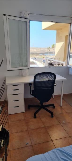 Gilda: Beautiful Spacious Apartment. Seaview From Rooftop Terrace Corralejo Exteriör bild