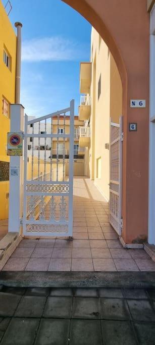 Gilda: Beautiful Spacious Apartment. Seaview From Rooftop Terrace Corralejo Exteriör bild